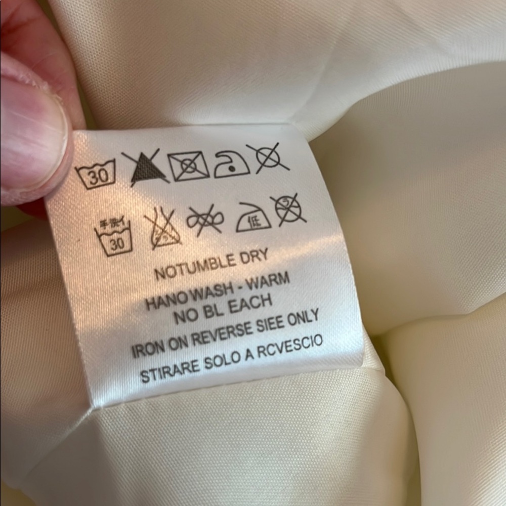 Elegant White Lace Wedding Dress - Picture 7 of 7